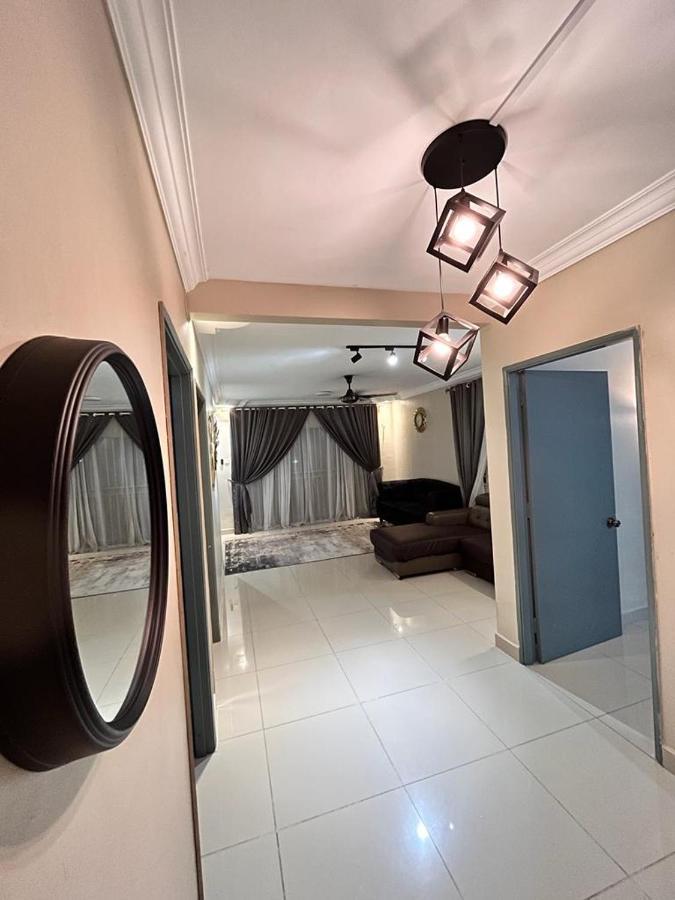 Naura Homestay Selangor Kuala Lumpur Batu-grotten Buitenkant foto