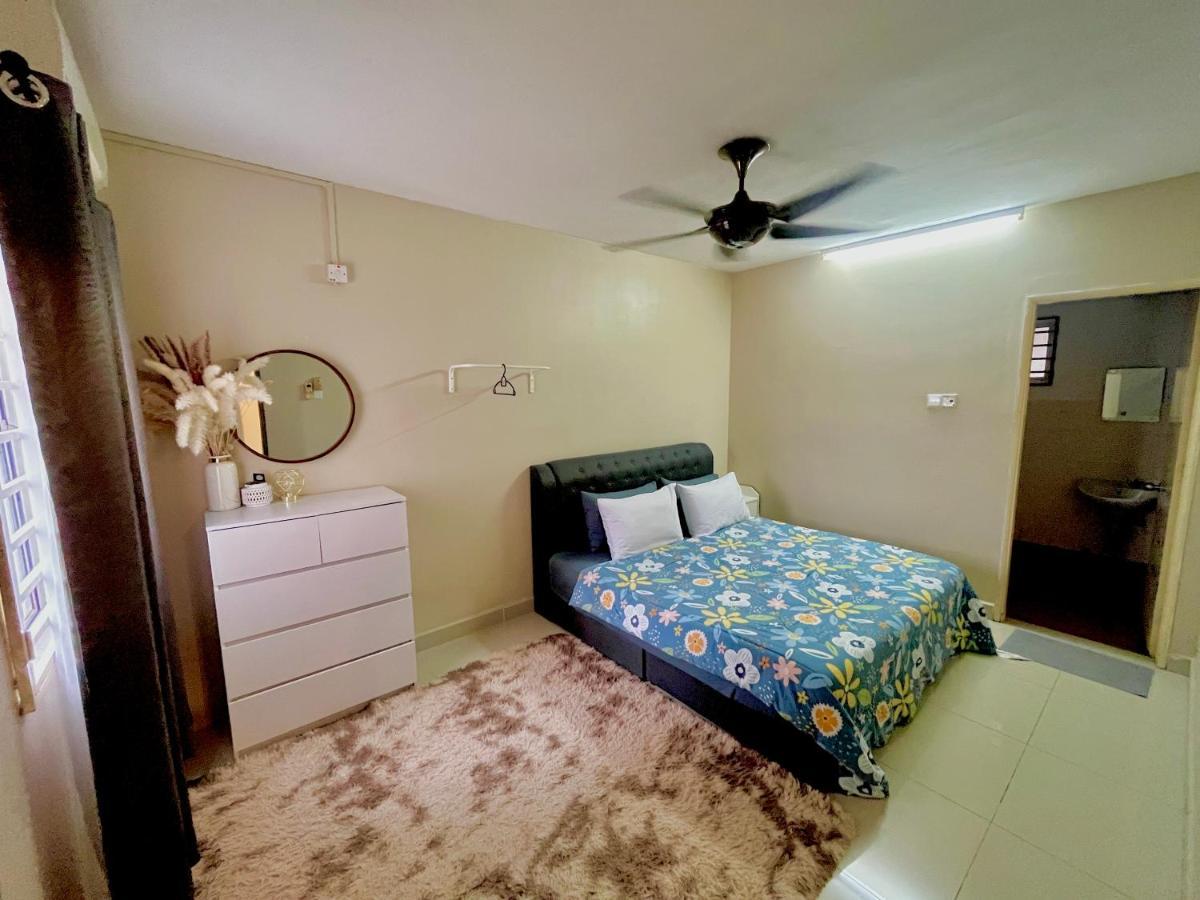 Naura Homestay Selangor Kuala Lumpur Batu-grotten Buitenkant foto